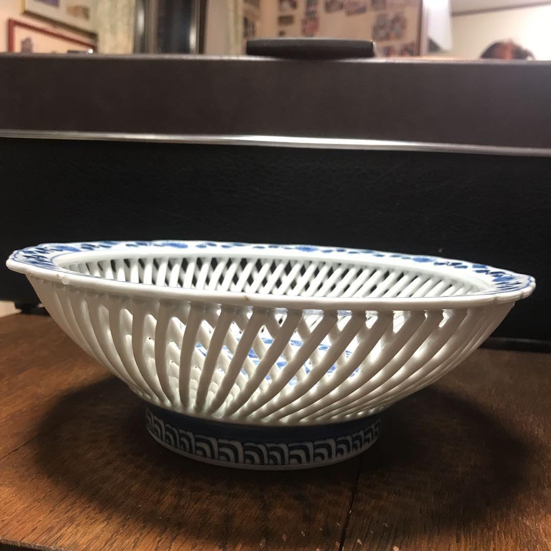 Amazon.co.jp: 有田焼 果物入れ？ 菓子器？ 磁器 : ホーム＆キッチン