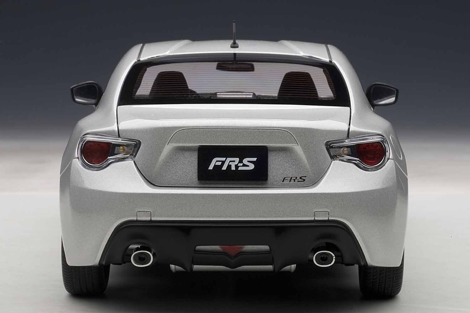 Amazon.co.jp: AUTOart 1/18 サイオン FR-S (北米仕様/左H