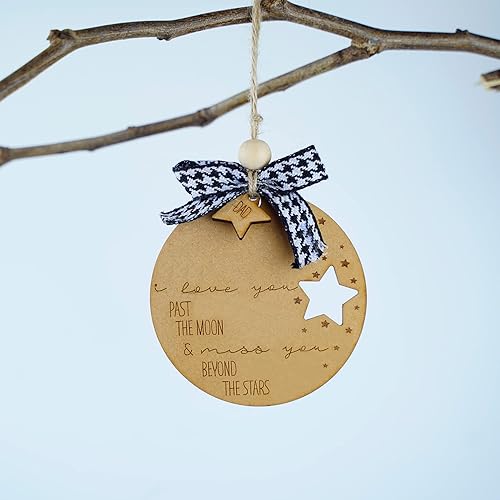 Miniatura 5 de Adornos de madera con texto en inglés "I Love You Past The Moon Dad", adornos conmemorativos de Navidad, regalos de condolencias para papá perdido