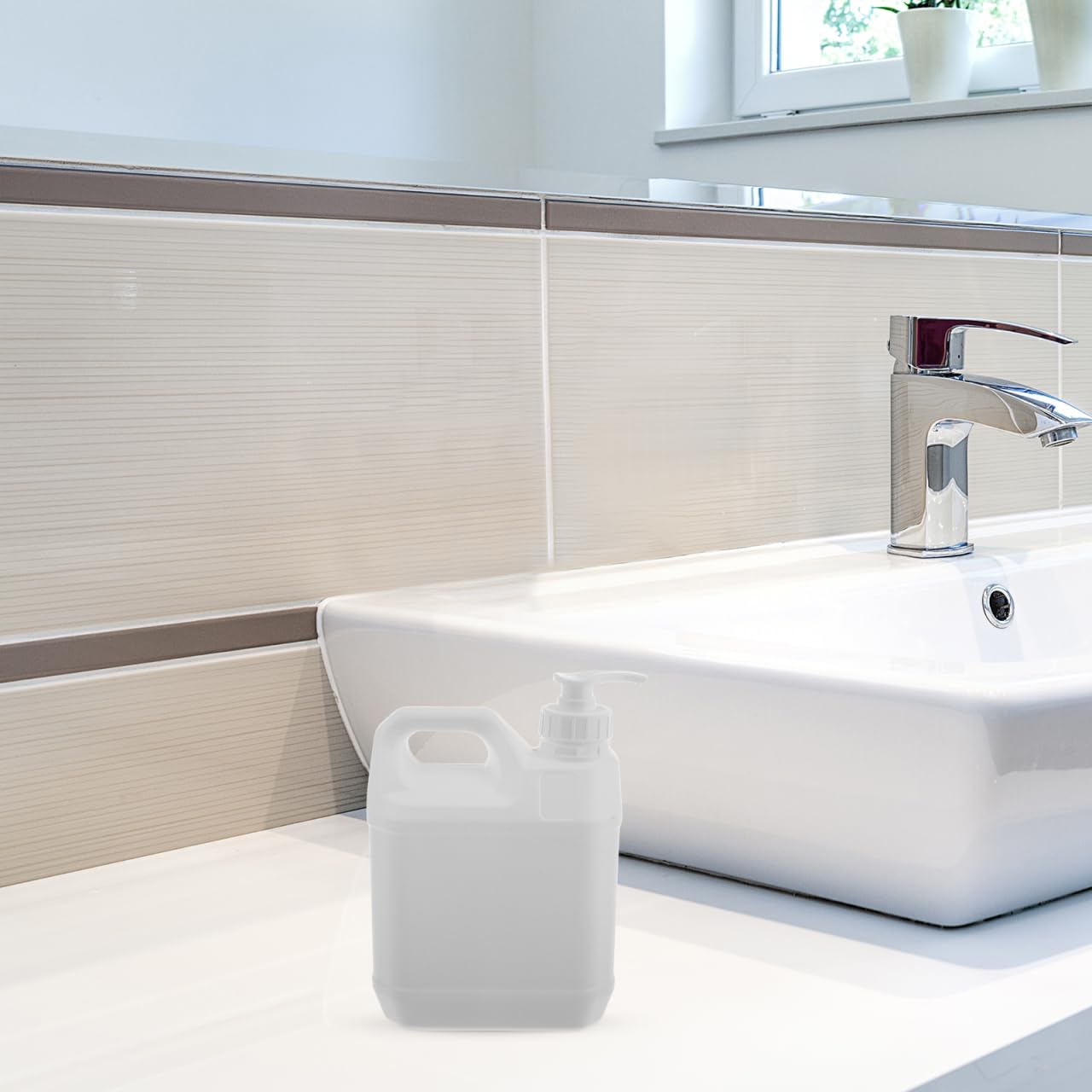 GANAZONO Contenitore in vetro di plastica da 2 l, vuoto con ponte della pompa, shampoo, contenitore per imballaggio, 2 l, con design a pompa, ideale per viaggi, palestra, casa, ecologico e pratico