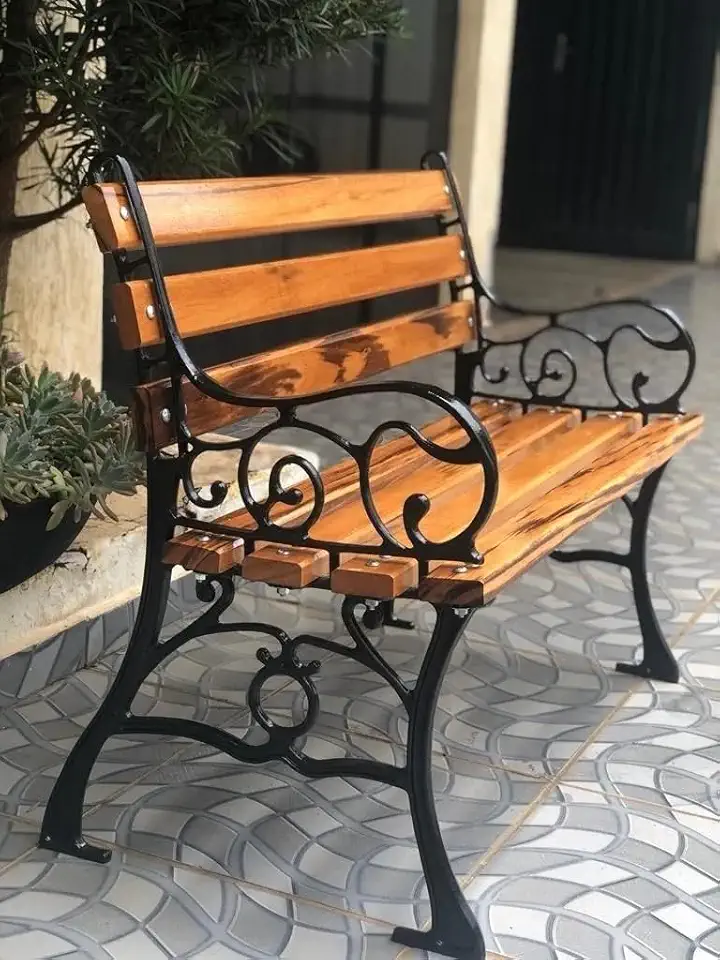 Banco De Jardim 1 Metro 7 Réguas Pés Em Alumínio Fundido (Preto)