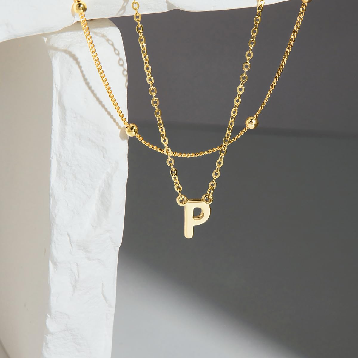 Mehrschichtige Initialen-Halsketten für Frauen, 14-Karat-Gold-Buchstabenanhänger, mehrschichtige Halskette 26 Großbuchstaben AZ für Frauen und Mädchen, Schmuck