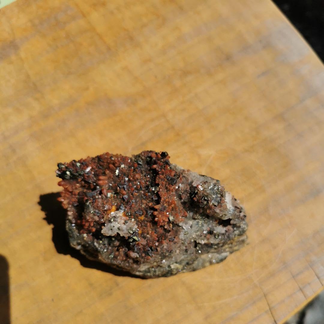 パイライトピンク水晶クラスター5共生鉱物鑑賞石石置物オブジェ