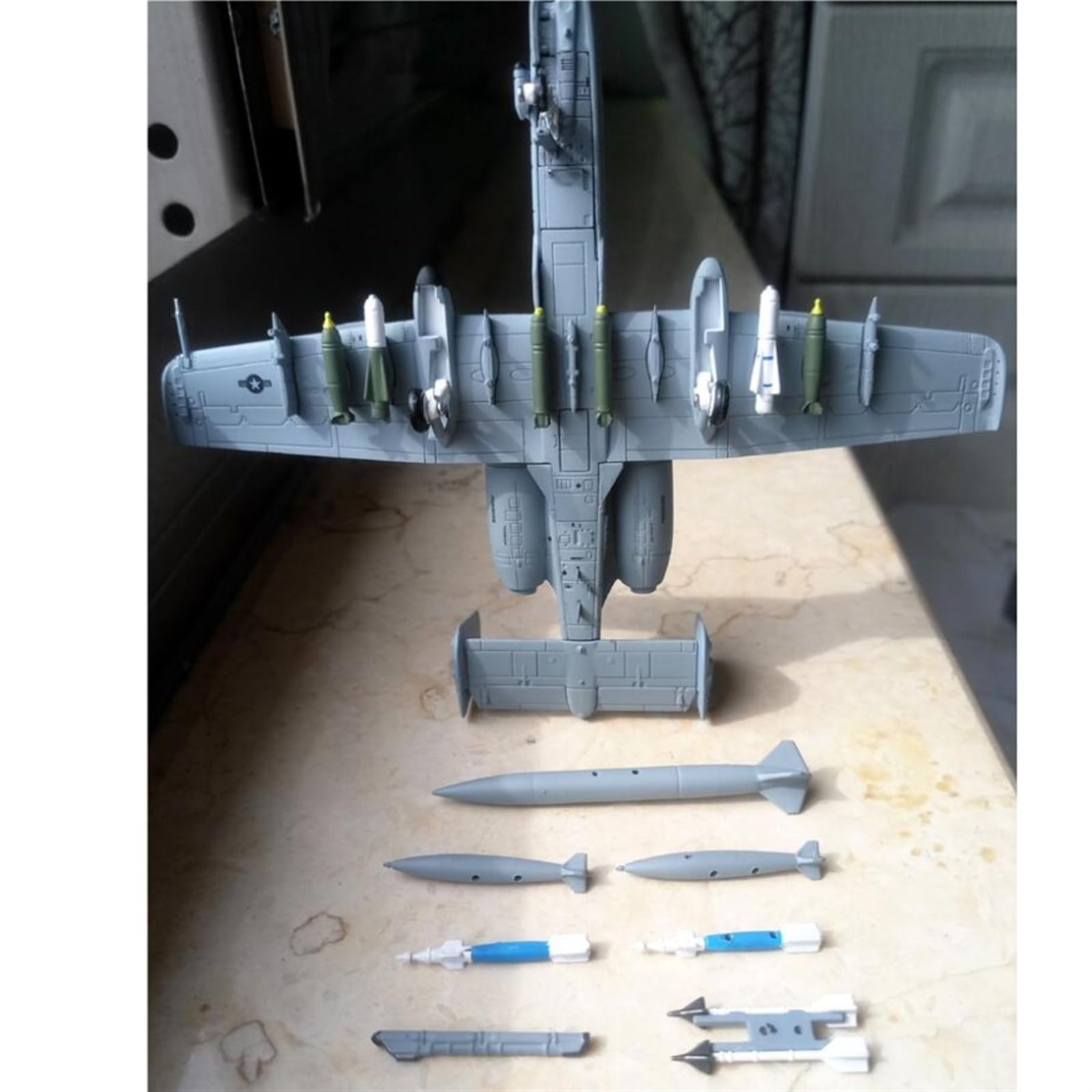 Amazon.co.jp: 飛行機の模型をコピー 1/144 A10用 A-10C戦闘機