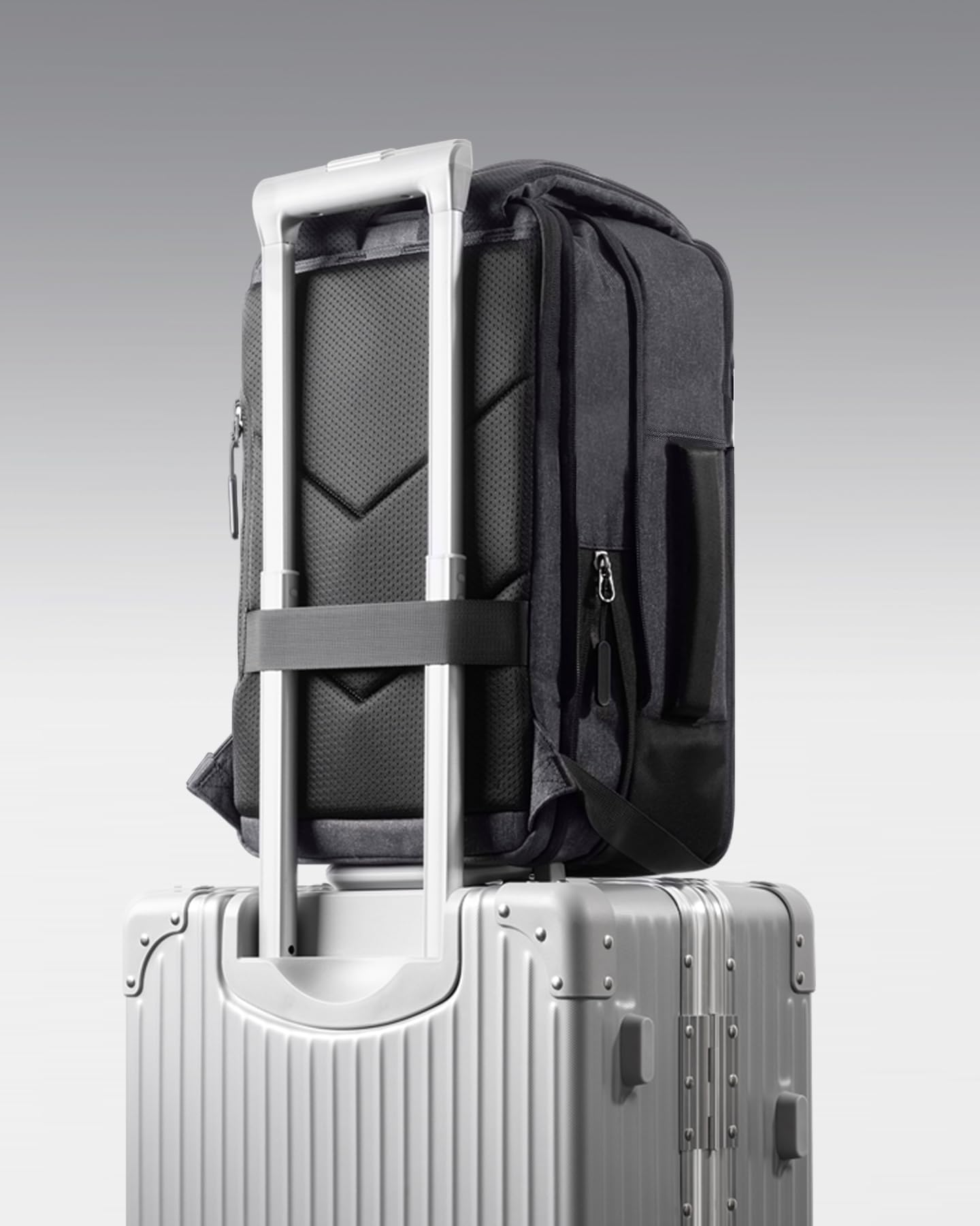 Inateck 17-20L Zaino Viaggio Aereo, Bagaglio a Mano per Ryanair 40x20x25cm Espandibile Borse da Cabina, Donna Uomo per Easyjet, Compatibile con PC 14 Pollici, Resistente agli Schizzi, Nero