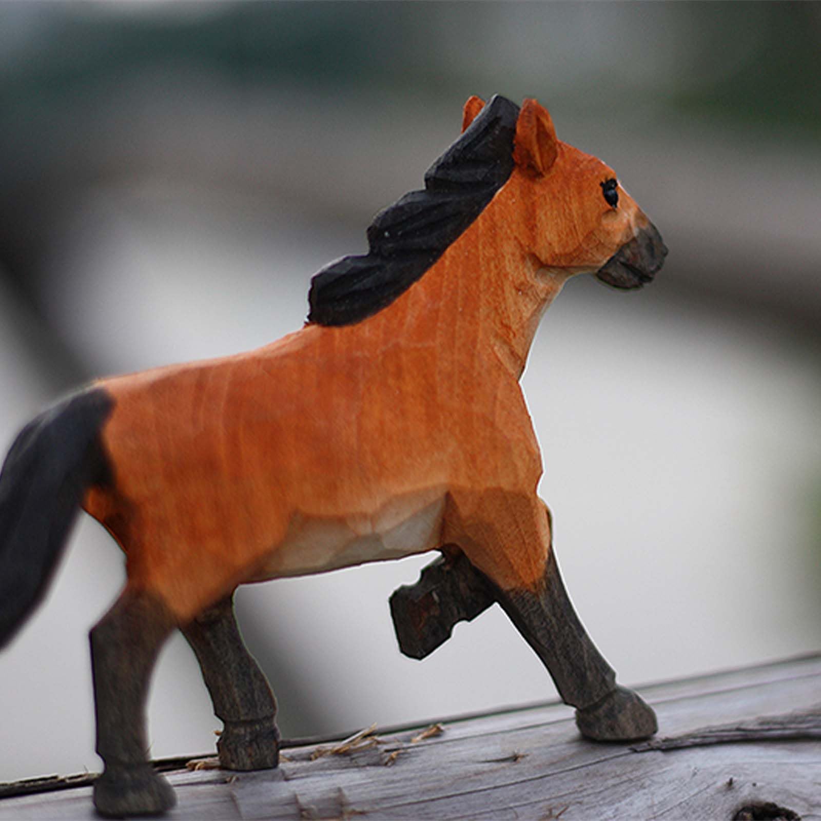 木製馬の置物セット（オレンジ・黒） Amazon.co.jp: 馬 かわいい 木彫り インテリア雑貨 馬の置物 手彫り