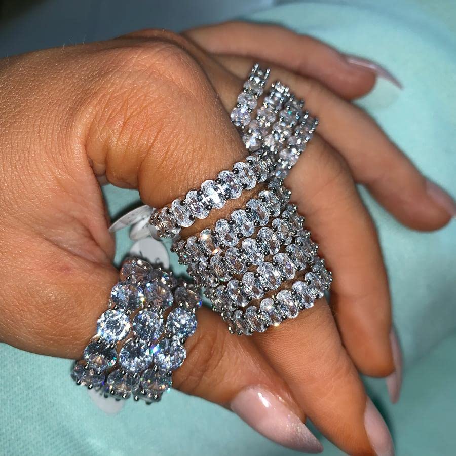 Razered Iced Out Bling 5A Engagement Rings For Women White Pink Oval Cubic Zirconia Eternity Band Stacking Classic Finger Jewelry3