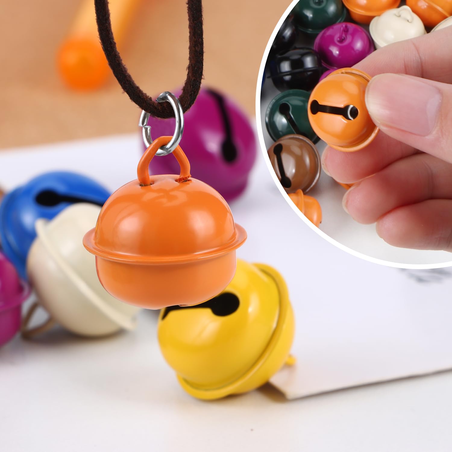 TMISHION Mini Clochettes 50 Pièces Petites Cloches Bricolage Mini Minuscules Cloches De Fer Avec