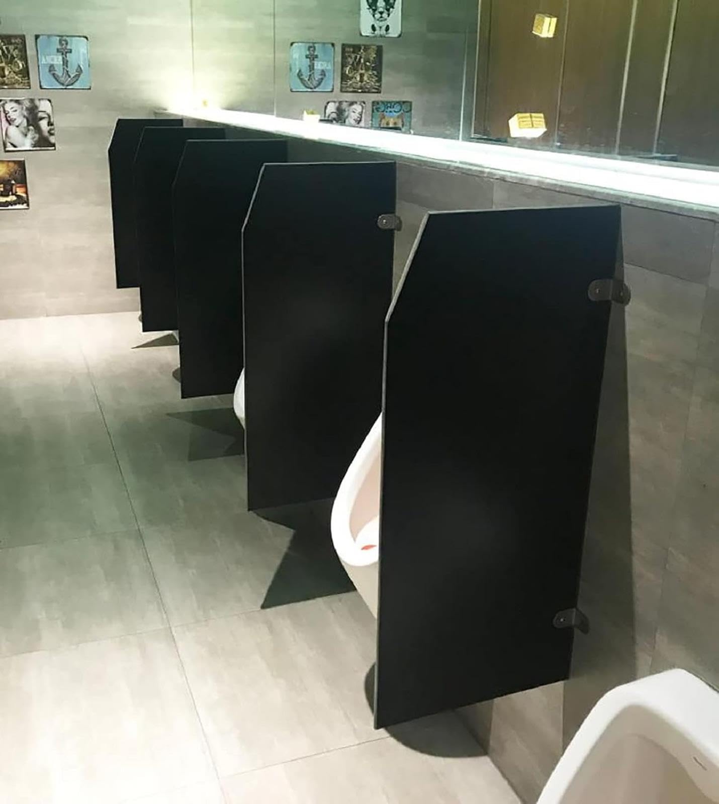 Mampara de urinario masculino para baños públicos de hotel y hostelería en color negro