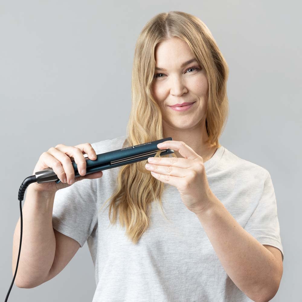 Remington Lisseur Cheveux [Soin nourrissant à la noix de coco] Advanced Therapy (Filtres anti-UV,Brilance & Douceur,Céramique,Capteur régule la température 230°C, Ecran LCD) S8648