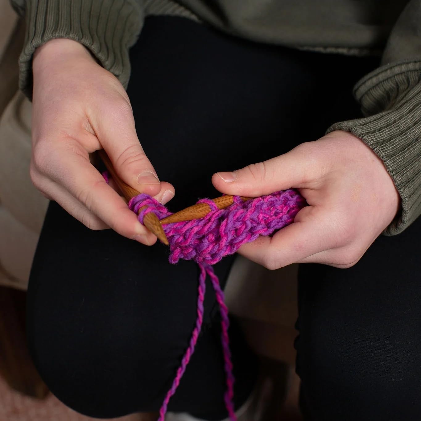 friendly loom Harrisville Designs - Kit de punto rápido para tejer bufanda de Harrisville Designs, para principiantes para niños y adultos, hilo de lana fabricado en los Estados Unidos, color rosa