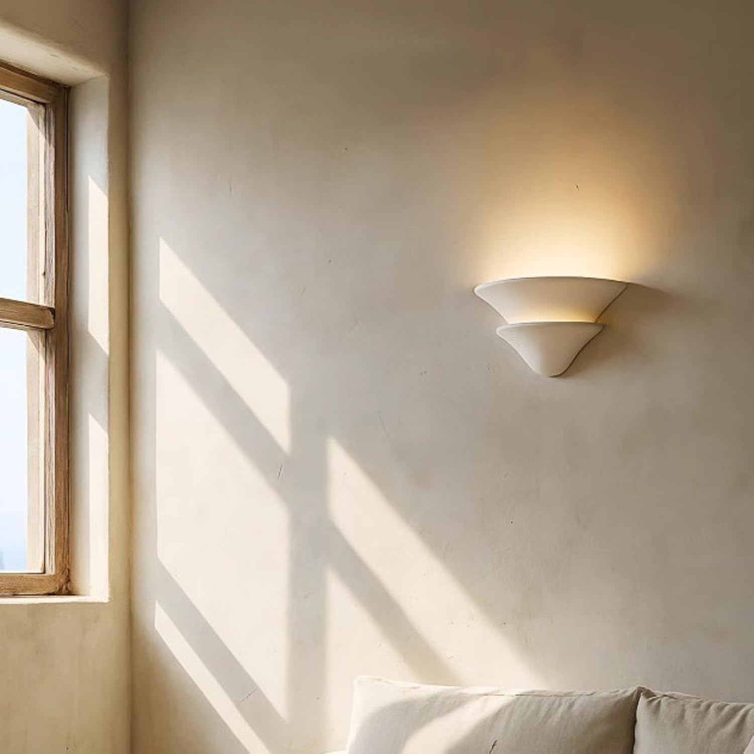 Nowoczesna lampa ścienna do wnętrz z białego tynku 3000 K, styl wabi-sabi, idealna do sypialni, salonu, balkonu lub klatki schodowej.