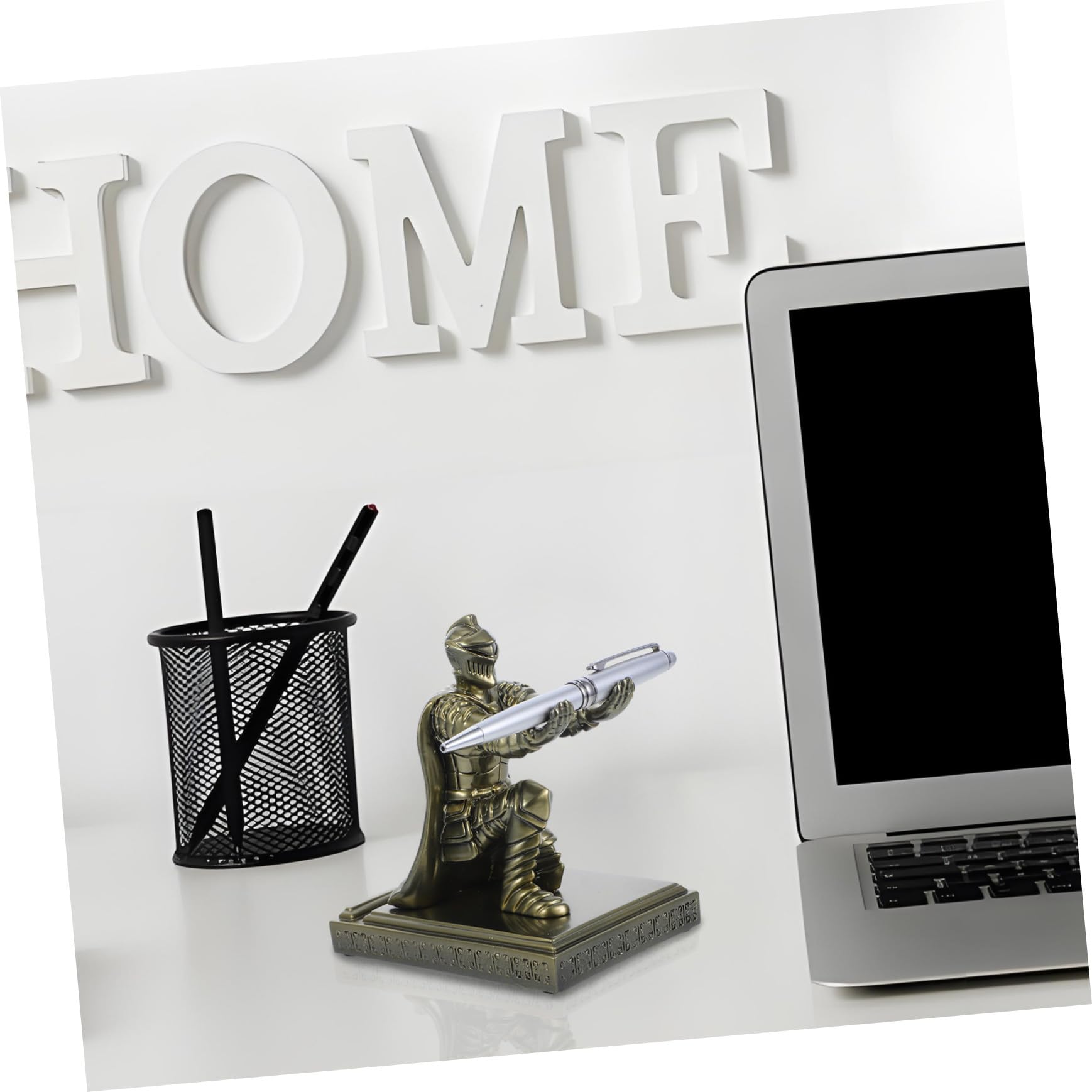 Portapenne Cavaliere e Design Retrò Medievale in Resina Base Stabile Porta Penne Unico Statua Soldato Armatura Oro per Decorazione per Scrivania e Ufficio
