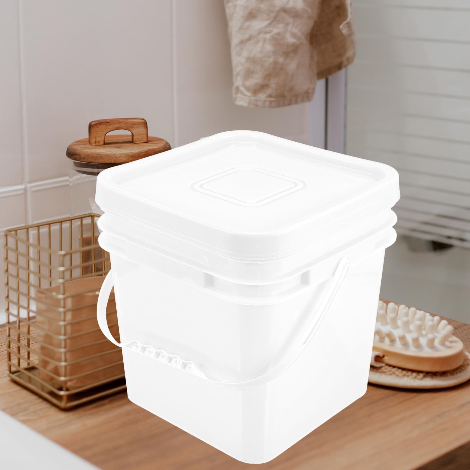 HANABASS Secchio per Pulizie 10l in Plastica Bianco Coperchio Ermetico e Manico, Contenitore per Detersivi Lavanderia Riutilizzabile per Uso Domestico