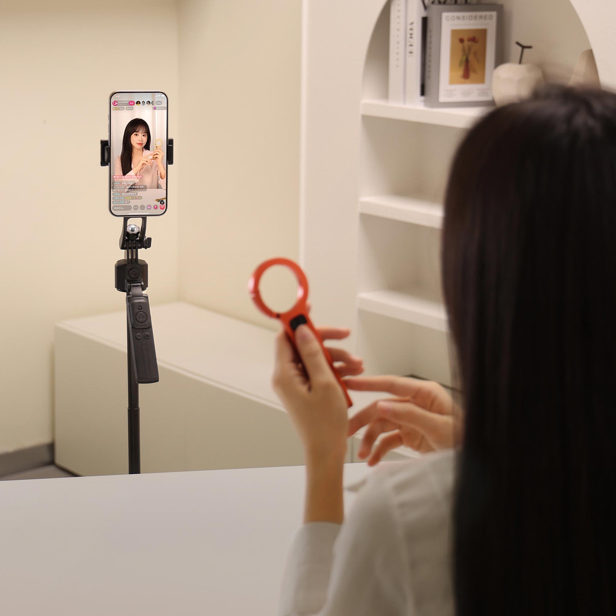 Ulanzi TT23 Perche à selfie avec suivi KI 163 cm trépied avec 4 pieds et télécommande Bluetooth pour smartphone, iPhone, Android