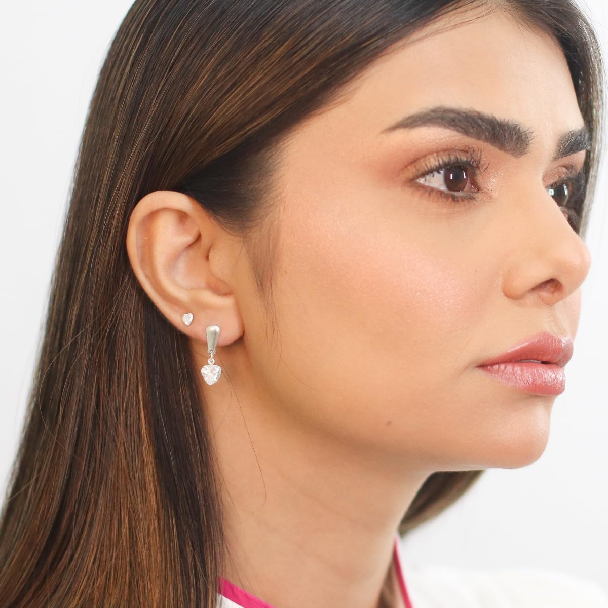 Brinco Prata Zircônia Coração Pendurado 07 mm Prata 925 Original em promoção! Veja a oferta e mais achadinhos de Bijuterias 5 Hoje é o melhor dia para comprar Brinco Prata Zircônia Coração Pendurado 07 mm Prata 925 Original com aquele preço maroto! Promoção! Aproveite a oferta! 5