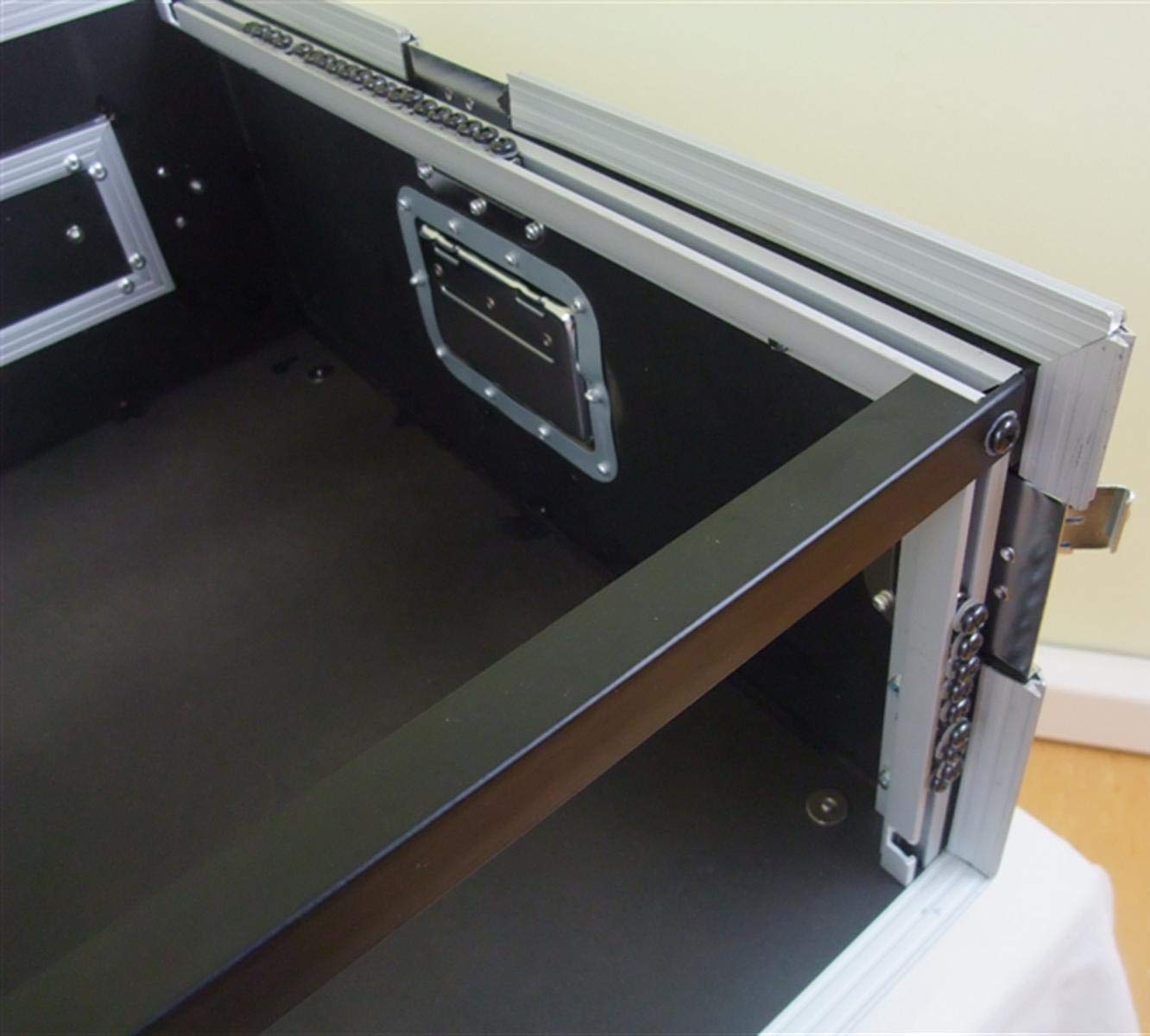 27104 Winkelrack 5/12 HE ECO - 19" Kombi Case 12 HE oben / 5 HE unten, L-Rack, DJ Rack