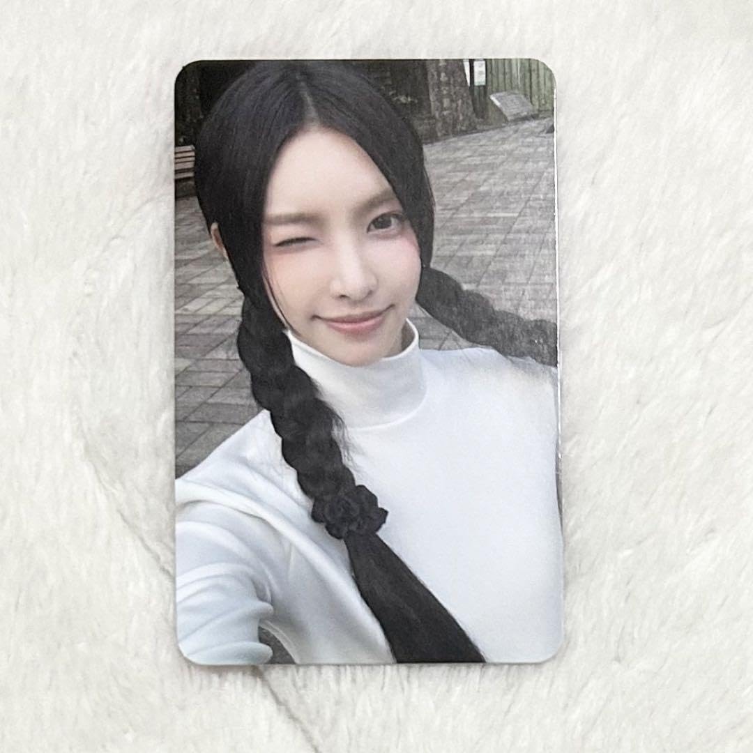 Amazon.co.jp: ILLIT ユナ トレカ yunah アイリット : おもちゃ