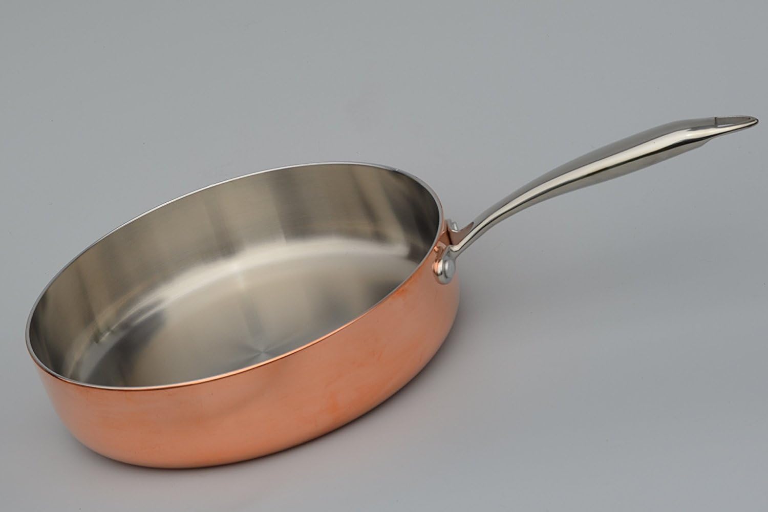 Copper-Clad 'Le Authentique' 9.4 inch Fry Pan for chefs - 3.5mm thick with Real Copper Copper-Clad 'Le Authentique' 11 inch Fry Pan for chefs - 3.5mm thick with Real Copper Copper-Clad 'Le Authentique' 11 inch Saute Pan for chefs - 3.5mm thick with Real Copper Copper-Clad 'Le Authentique' 7QT Dutch Oven for chefs - 3.5mm thick with Real Copper