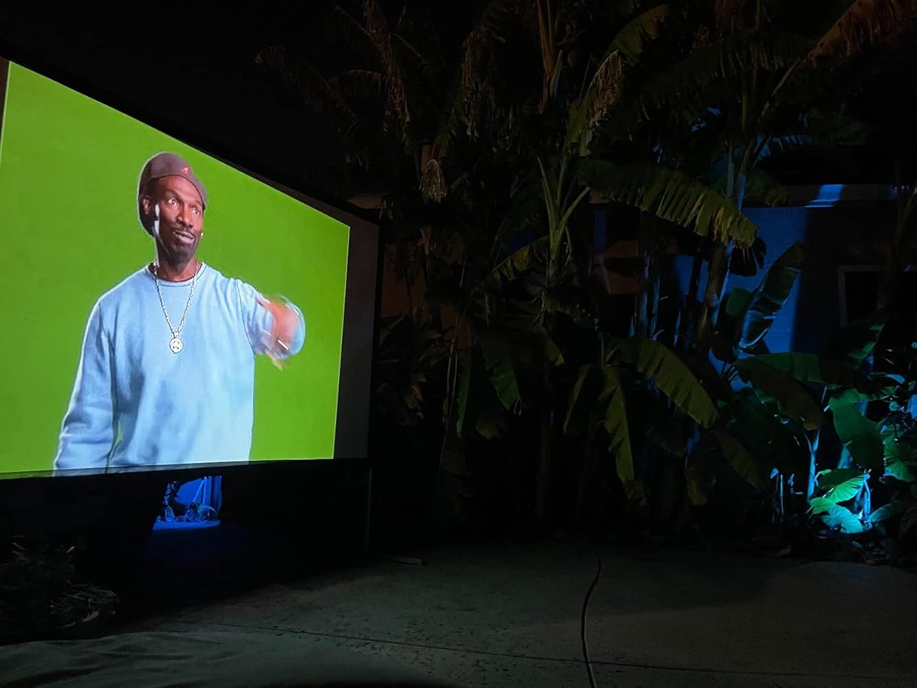 [Elite Screens] Yard Master 2 Series