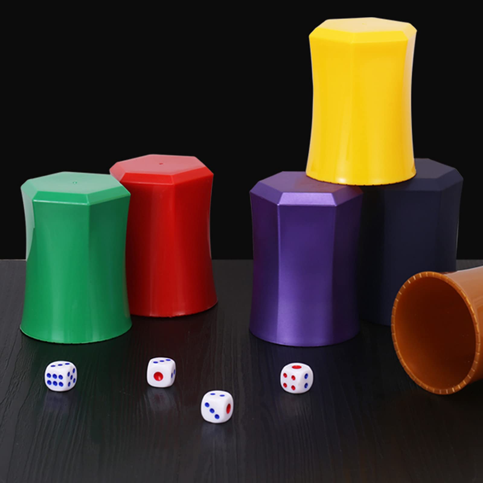 Lot de 10 gobelets à dés en plastique vert avec 60 dés