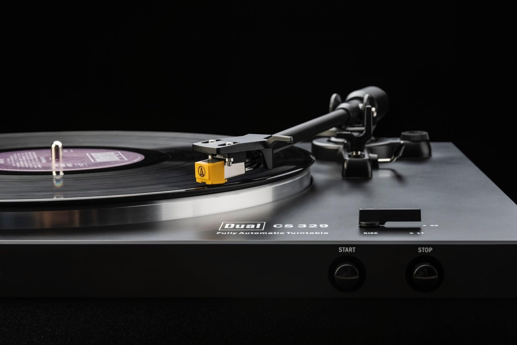 Dual CS 329 - Schwarz, Aluminium & Gummi Schallplattenspieler mit Gummiantrieb und RCA (Phono) Anschluss, Vollautomatischer Betrieb, Plug Play, Kunststoffgehäuse, Schwarz