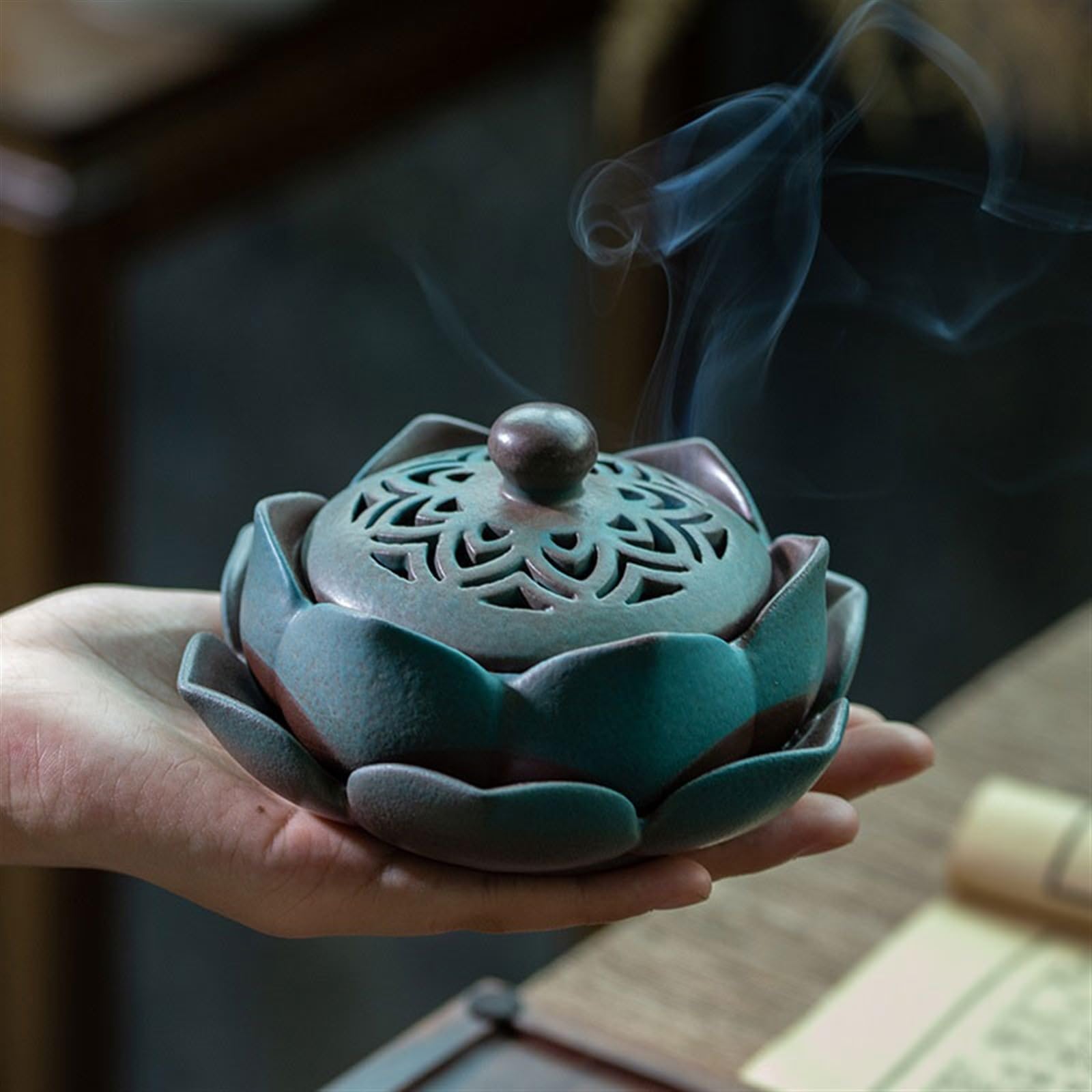 Uchwyt na kadzidło Ręcznie robiona ceramiczna kadzielnica z lotosem. Wysokiej klasy pusta rzeźbiona podstawka na kwiaty drewnianą podstawą Wieża uchwytów palnika
