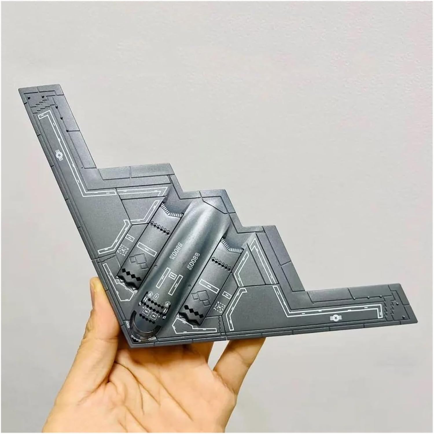 Scale Airplane 1:200 for US Air Force B2 Ghost Bomber Diecast ABS Military Aircraft Model Souvenir Craft Suitable for Decoration