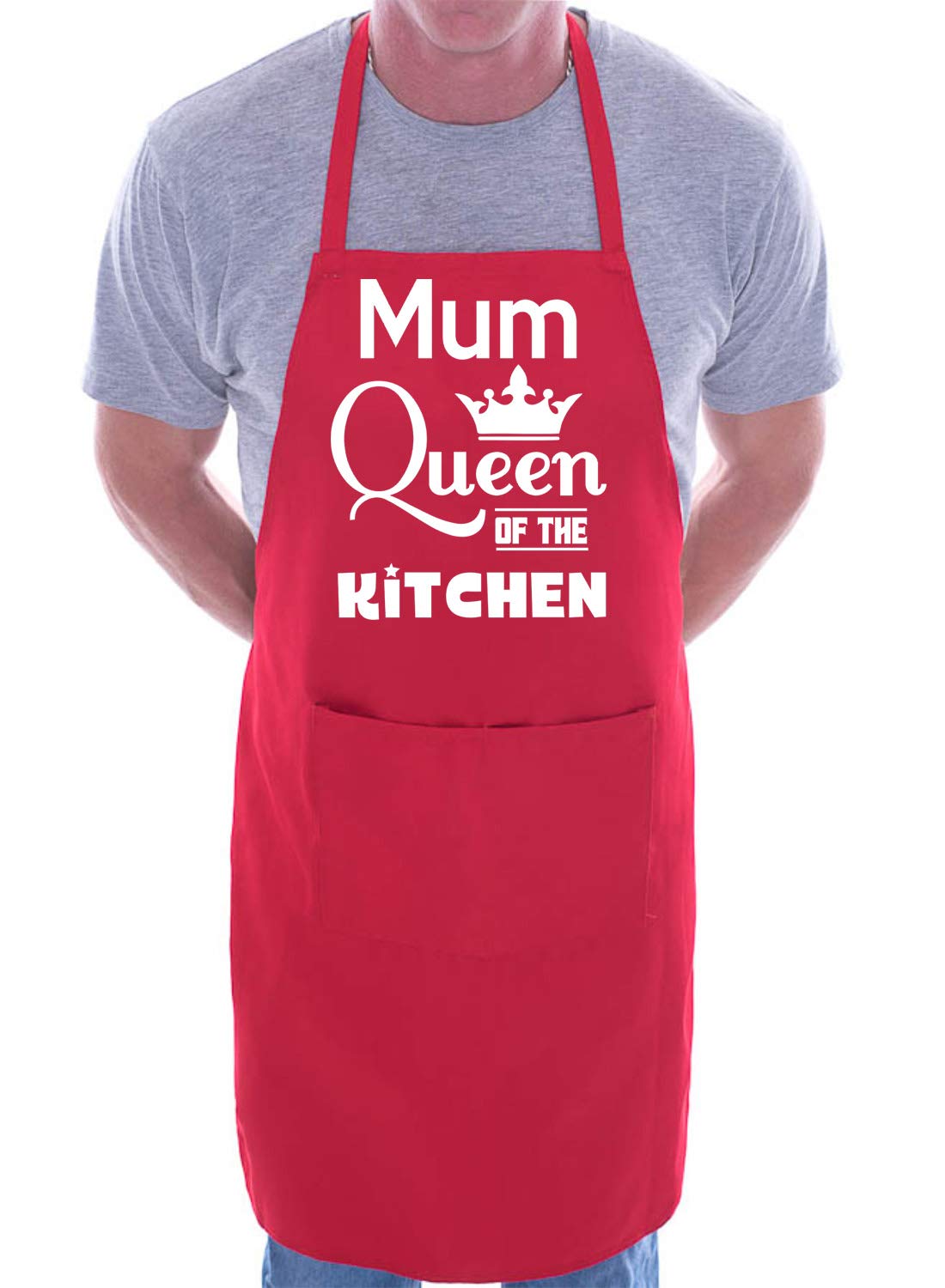 Print4u Women's Red Mum Is Queen Of The Kitchen Chef Apron Cooking Novelty Baking Gag Gift Present