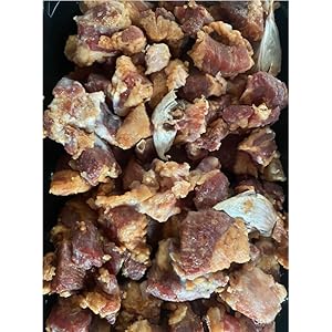 CHICHARRONES IBERICOS zijn een zeer typisch deksel van Andalusia, vooral gemaakt van Sevilla en Coddiz, dat bestaat om enkele delen van het Iberische varken te frituren, om een zeer lekkere en knapperige mol te creëren.