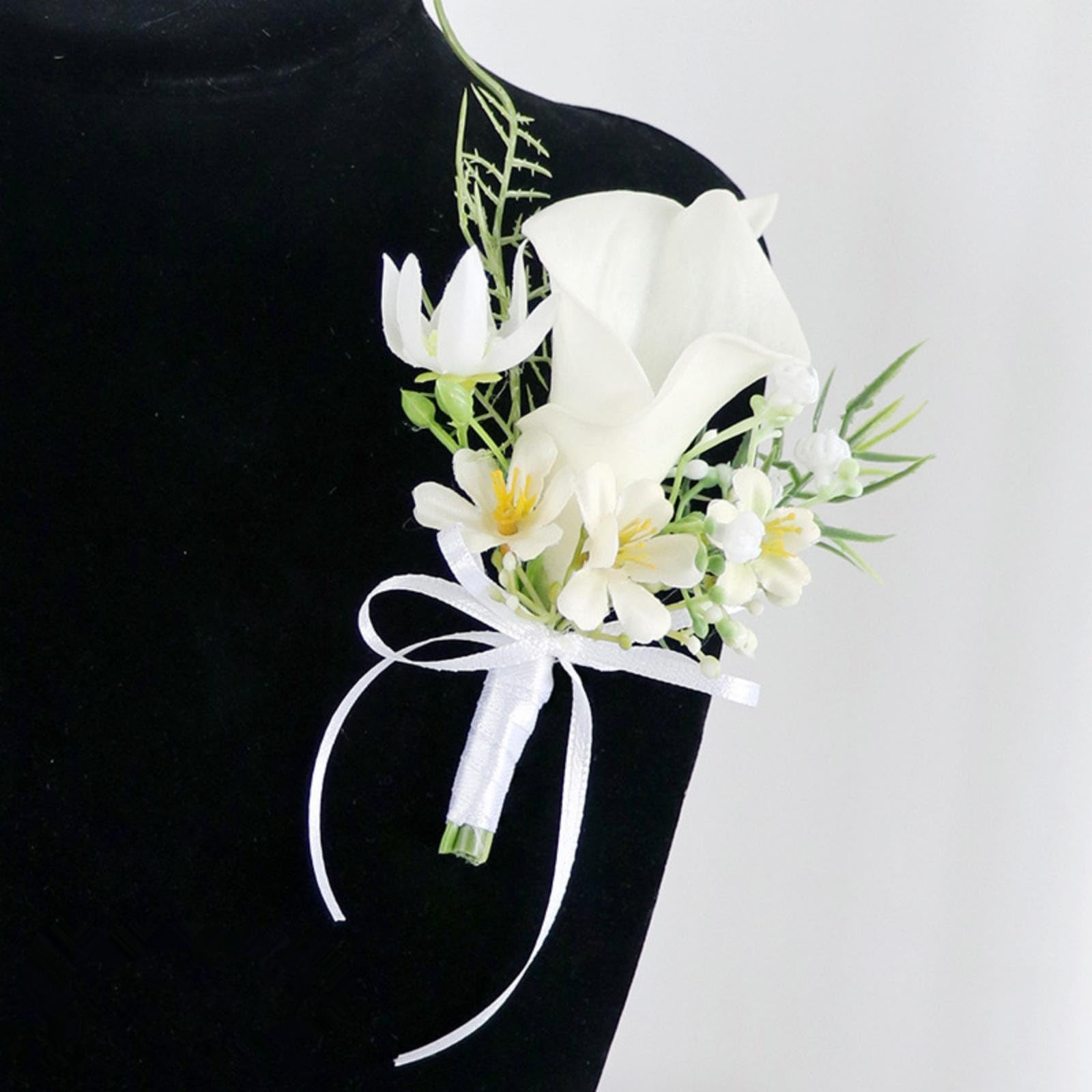 Ramo De Rosas Boutonniere Blanco Para Boda De Hombre, Lirio De