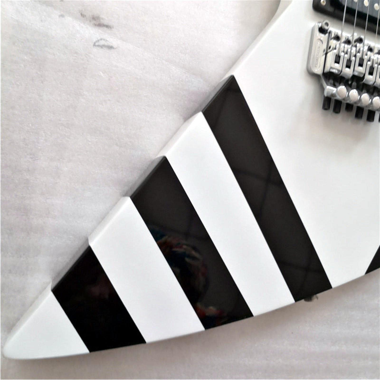 Chitarra elettrica di forma irregolare/chitarra dipinta a mano 38 pollici bianca