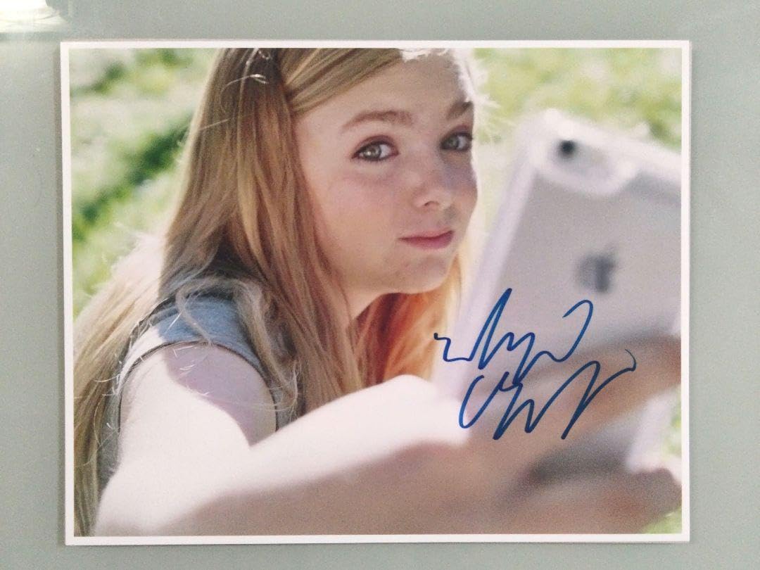 エルシー・フィッシャー直筆サイン入り超大型写真…Elsie Fisher Amazon.co.jp: エルシー フィッシャー直筆サイン入り超大型写真