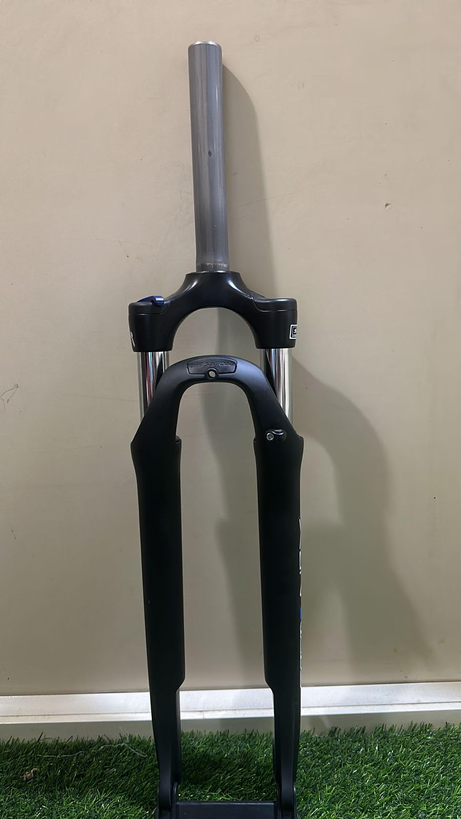 SR Suntour NEX Hybrid Suspension Fork Hydraulic Lockout 700c
