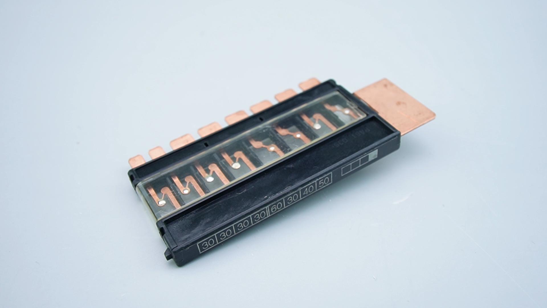MIDさま専用　a018 a020 Amazon.com: QAGGUM Multi Block Fuselink Fuse 8 Circuit Fit