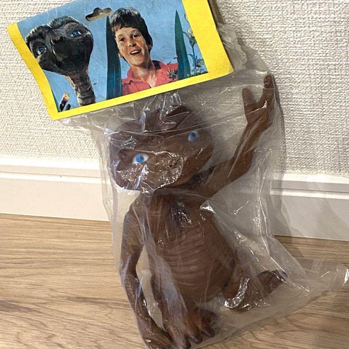 ET フィギュア　初演 Amazon.co.jp: レア 台湾製 E.T. ソフビフィギュア ET : おもちゃ