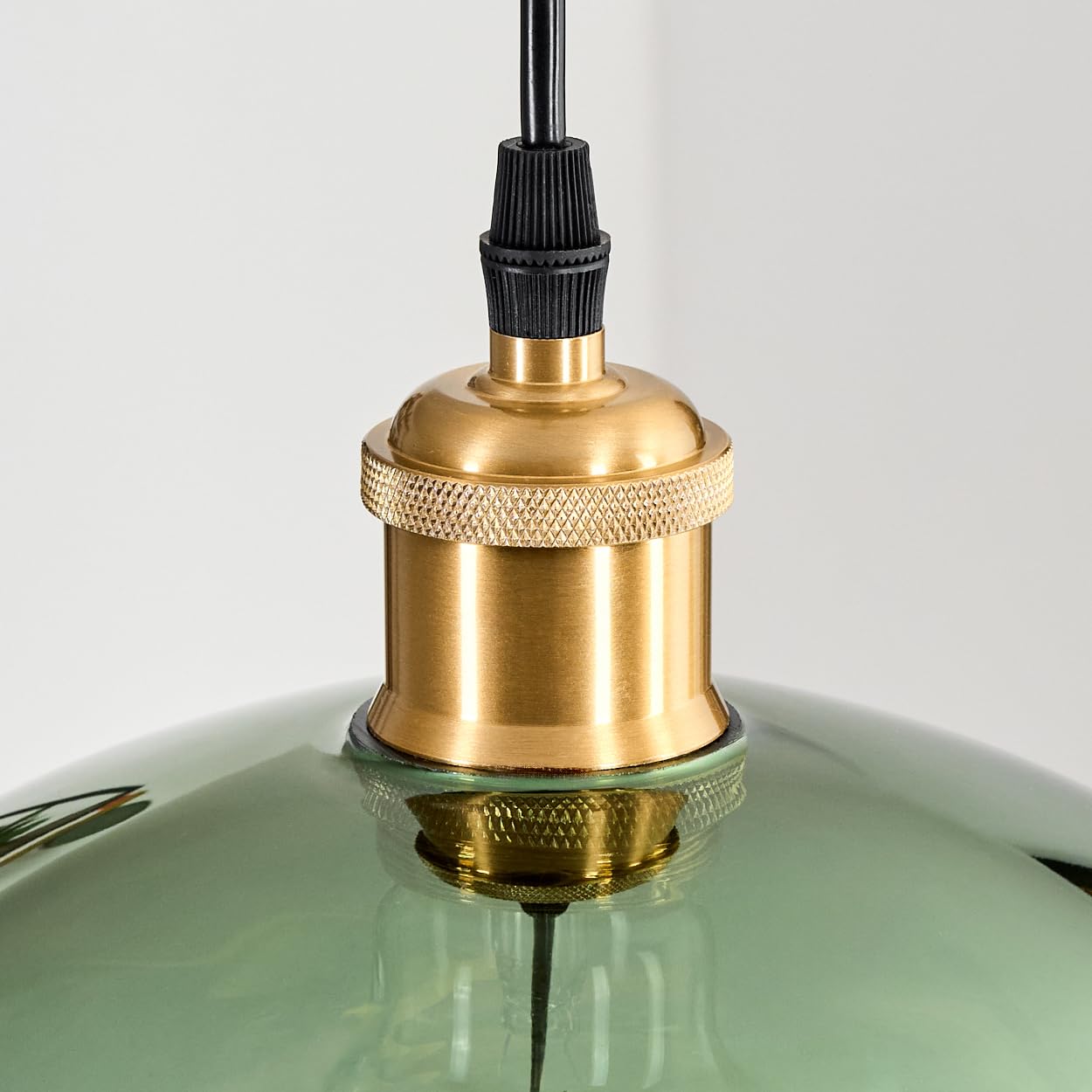 HOFSTEIN Hängeleuchte Ripoll, 1-flammige Hängelampe aus Metall/Glas in Goldfarben/Grün, moderne Pendelleuchte im Retro/Vintage-Design (Schirm 30 cm), E27, Esszimmer, Küche, Wohnzimmer, Flur