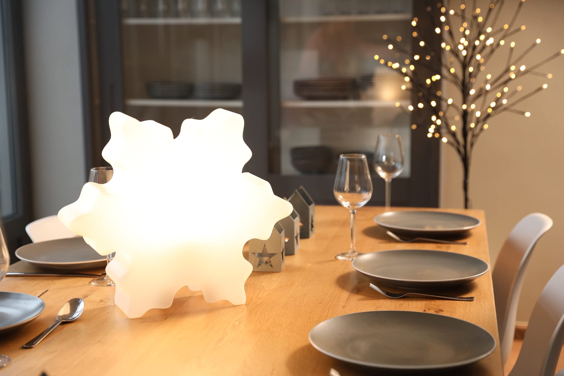 8 seasons design Shining Crystal LED Schneeflocke (Ø 40 cm, weiß) mit Farbwechsler (15 Farben), inkl. Leuchtmittel, Tischlampe, Deko Winter beleuchtet, Stimmungslicht, für innen & außen