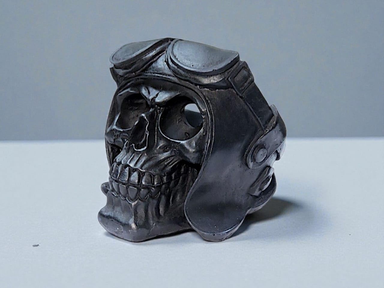Resin Skull Cigarette Ashtray, Gothic Decorative Smoking Ash Tray, Heavy Duty Heat-Resistant Tabletop Ash Holder for Home, Office & Bar (Black)-image-26