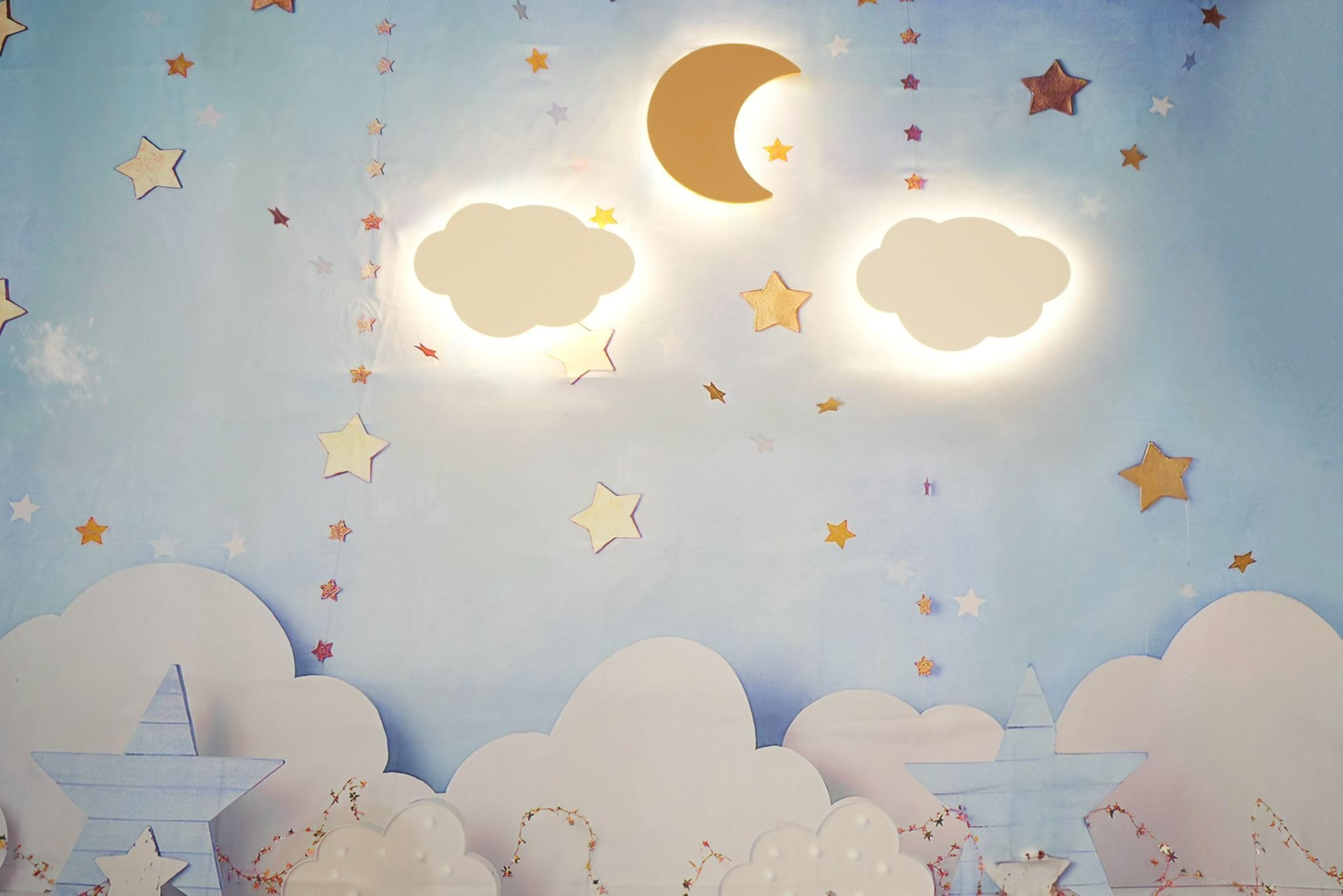 EUNOIA DREAM Pack de 3 Apliques Lámparas de Pared LED 1 Luna - 2 Nubes, Quitamiedo Habitación Infantil, Luz Nocturna Bebés y Niños, Luz Cálida, Ideal recién nacidos Baby Shower, Sin Cables Peligrosos