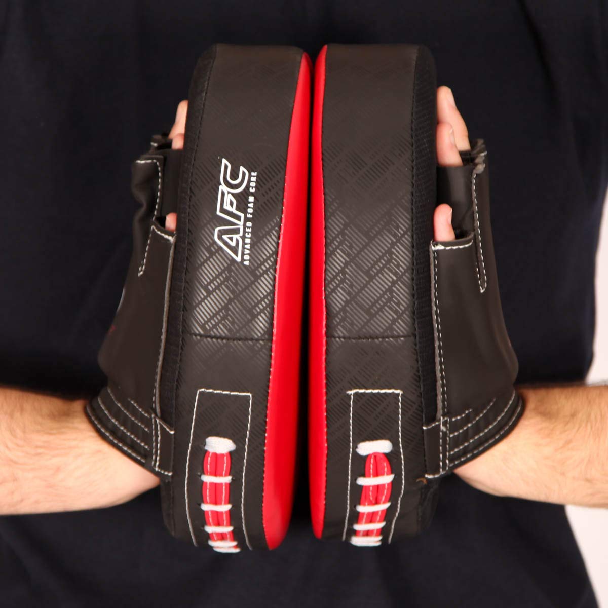 Century Brave Hand Pratzen Punch Mitts Partner Training Schwarz Rot