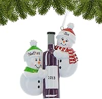 Vista 5 de Adorno personalizado para parejas 2024 por Elfos, muñeco de nieve de Navidad y adornos de vino para árbol, regalo para parejas