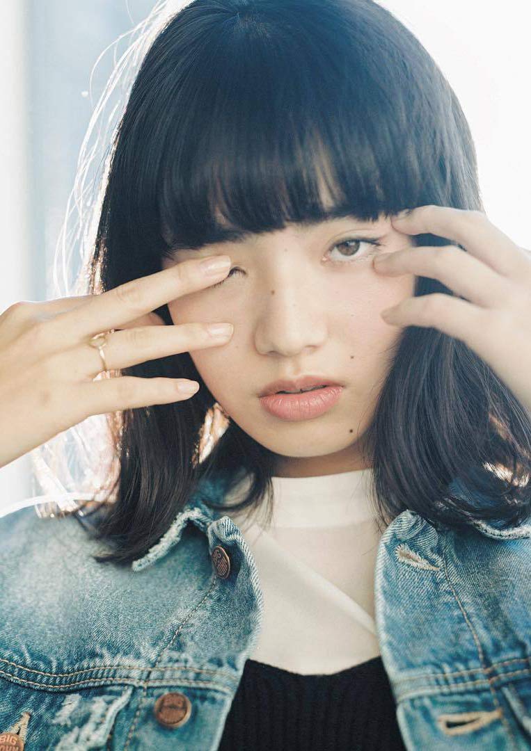 【数量限定SET】小松菜奈さん掲載4ページセット（ポスターサイズ） Amazon.co.jp: 小松菜奈 モデル Lサイズ写真10枚 : 家電＆カメラ