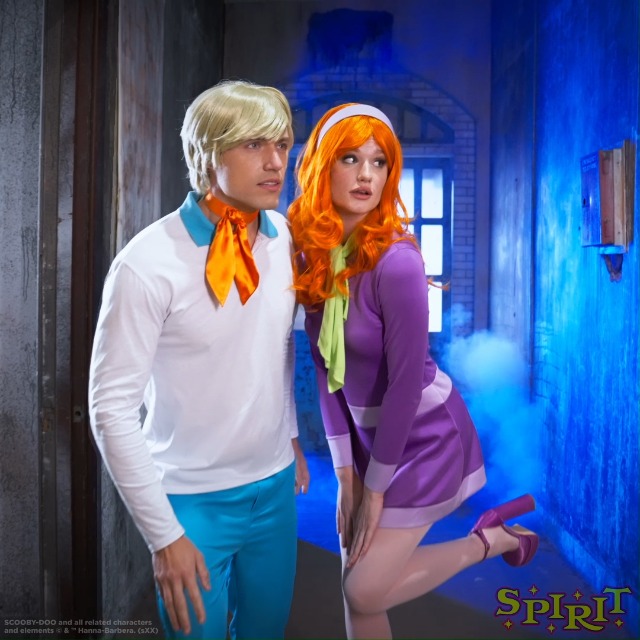 Scooby-Doo コスプレフルセット　ヴェルマとダフネ Amazon.com: Spirit Halloween Adult Scooby-Doo Velma Costume