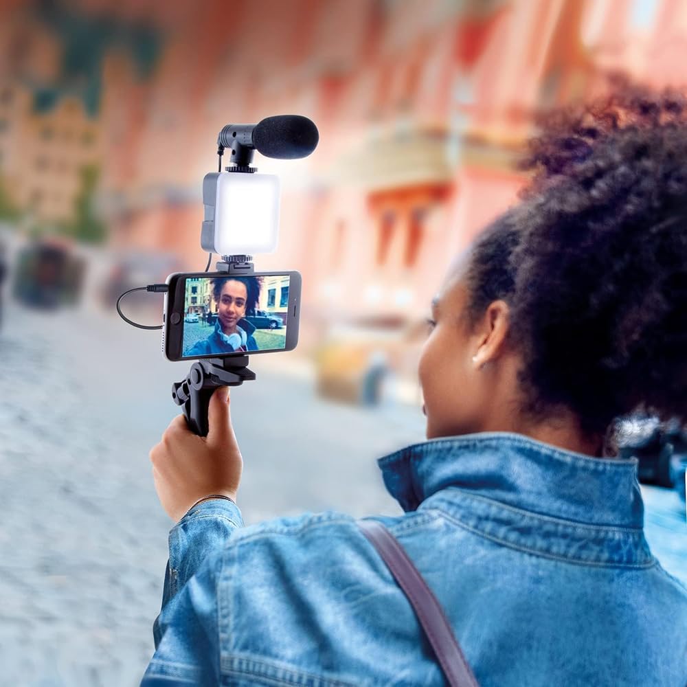 Kit complet de vlogging pour iPhone et Android : kit de démarrage YouTube avec microphone, lumière LED, trépied, télécommande – Perfect Studio Creator Video Maker pour YouTube, Instagram, Facebook