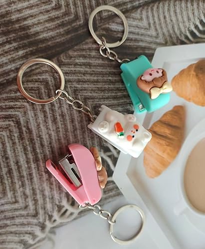 Miniatura 7 de Mini grapadora portátil de dibujos animados con llavero, juego de grapas de escritorio de conejo con 1500 grapas, lindo oso para el hogar, para