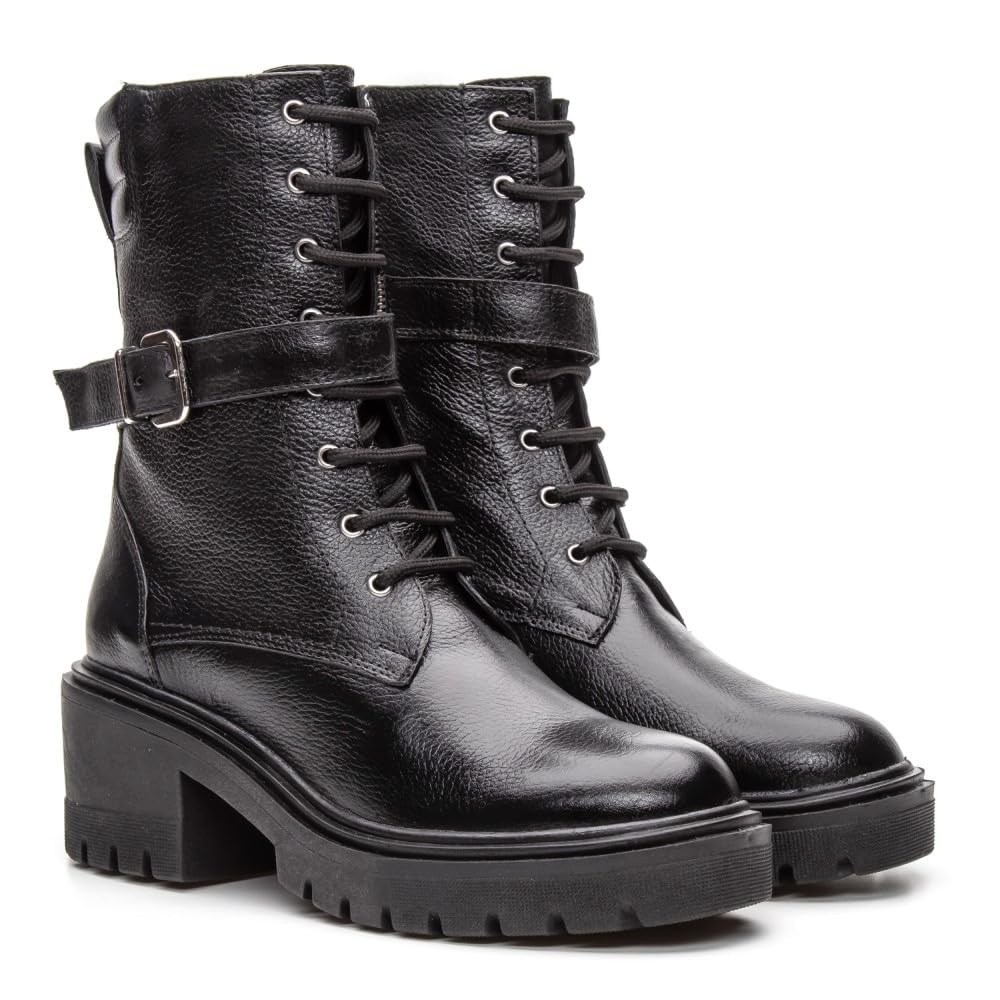 Bota Coturno Feminino Cano Medio Com Cadarço Sola Tratorada Bico Redondo em promoção! Veja a oferta e mais achadinhos de Botas 2 Hoje é o melhor dia para comprar Bota Coturno Feminino Cano Medio Com Cadarço Sola Tratorada Bico Redondo com aquele preço maroto! Promoção! Aproveite a oferta! 2