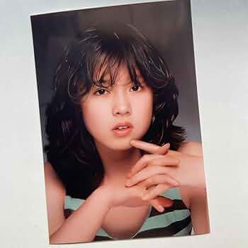 中森明菜 写真(超レア) ② 中森明菜 特大 良品 ポスター 写真 激レア アイドル - メルカリ