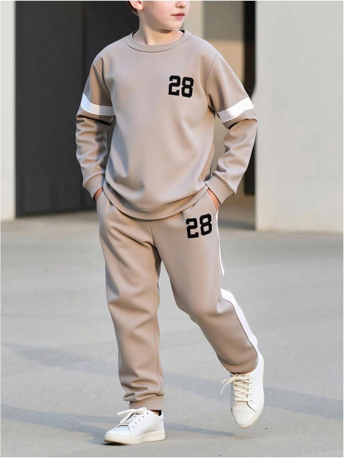 VIPWOLF Boy's Sweatsuits 2 Piece Jogger Sets Graphic Crewneck Sweatshirts & Sweatpants Teen Clothes
