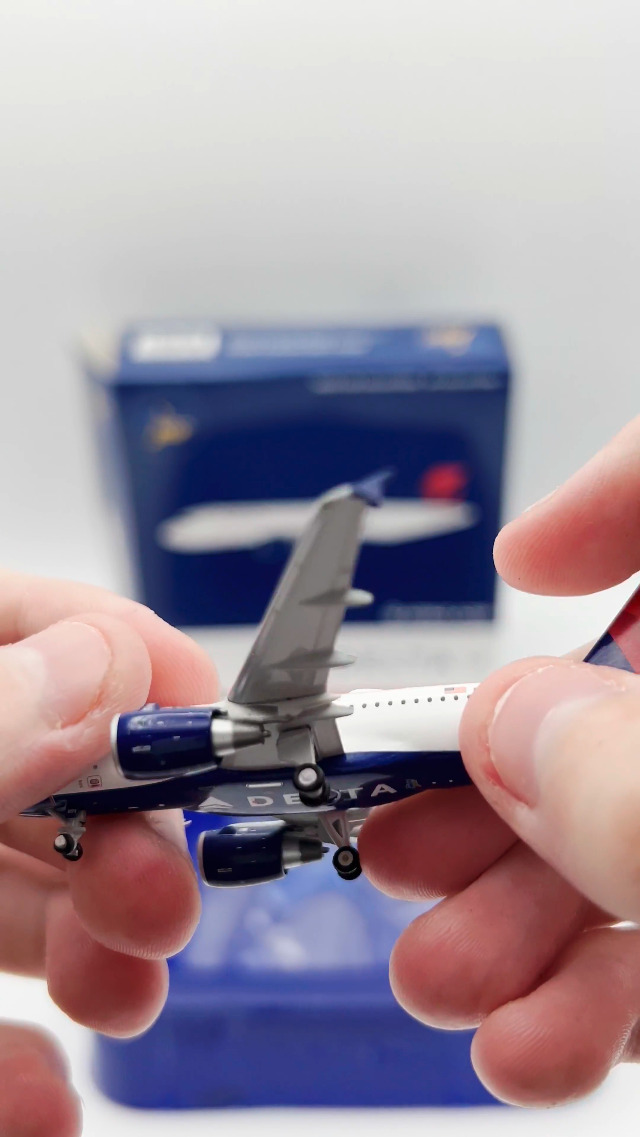 Amazon.com: Airbus A319 Commercial Aircraft Delta Air Lines White